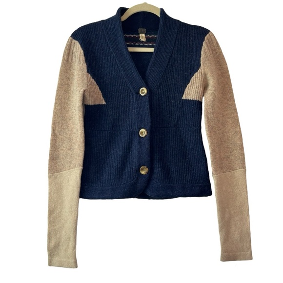 We The Free Women’s Beige Blue Wool Angora
Colorblock Cardigan‎  Sz S - Picture 1 of 6